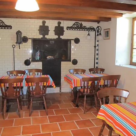 Le Moulin De Monpoisson *